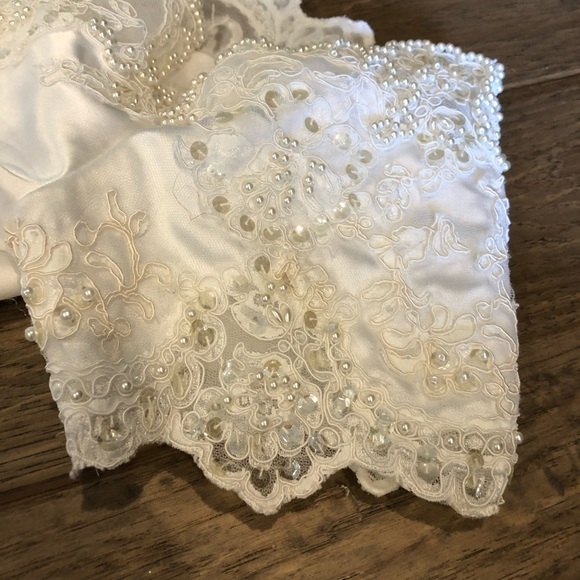 Vintage Wedding Dress - Picture 4 of 12